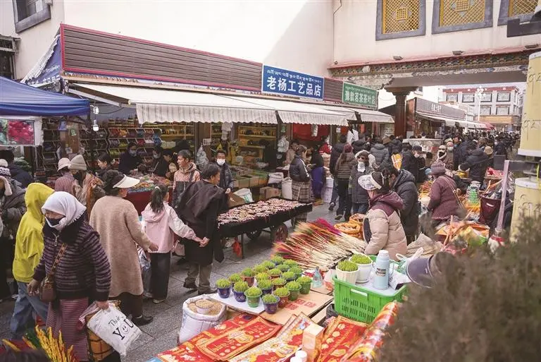 货丰价稳年味足：拉萨年货市场烟火气拉满