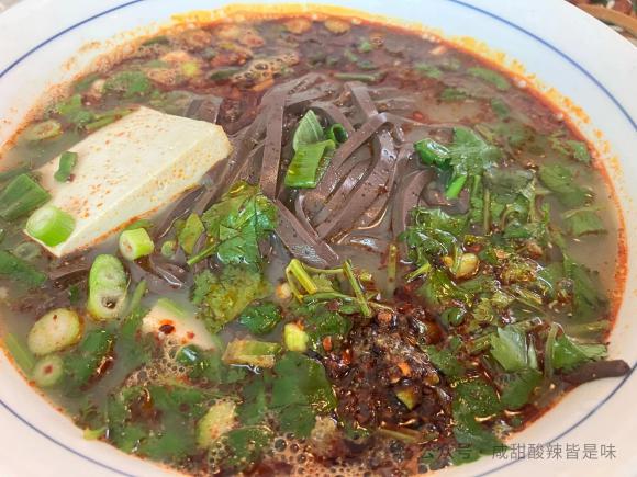 地道美食何处寻?全靠吃货绕路行