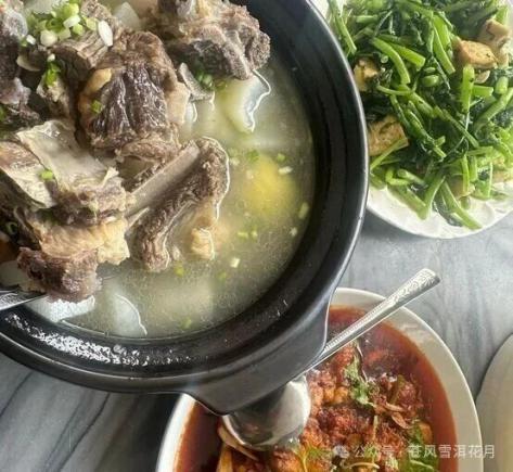 大理清真美食聚集地一“桥”一“村”