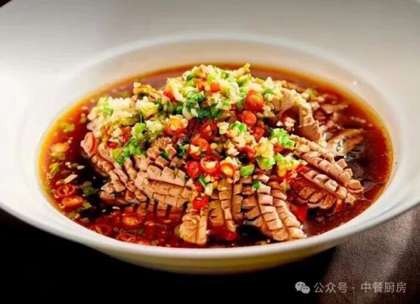 当餐酒楼招牌菜，慢火细烹，韵承东方