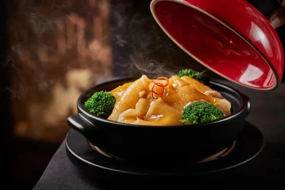 当餐酒楼热卖融合菜,选料严格把关