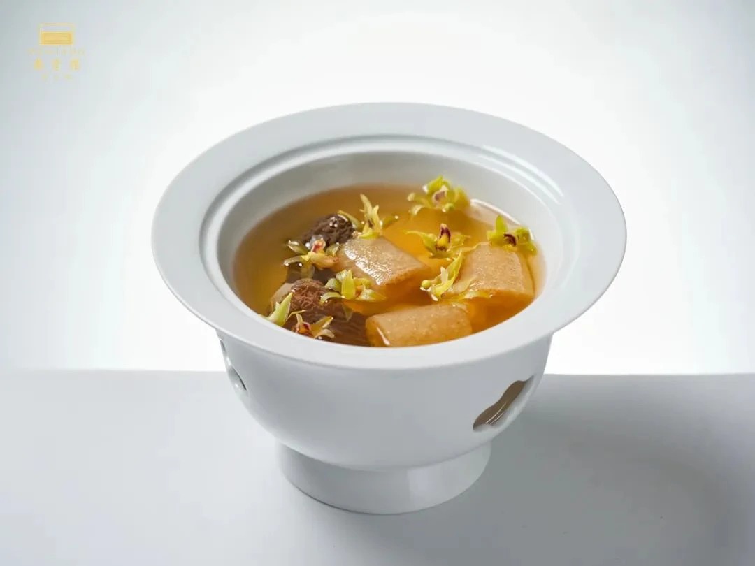 当餐酒楼热卖融合菜,选料严格把关