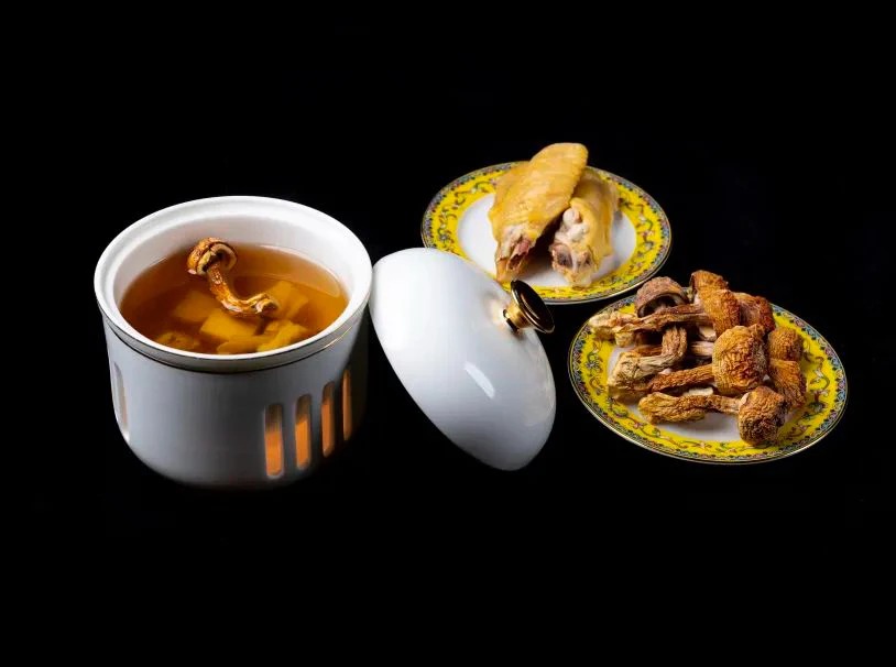 当餐酒楼热卖融合菜,选料严格把关