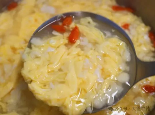 一块面团，两个鸡蛋，简单一煮就是美味