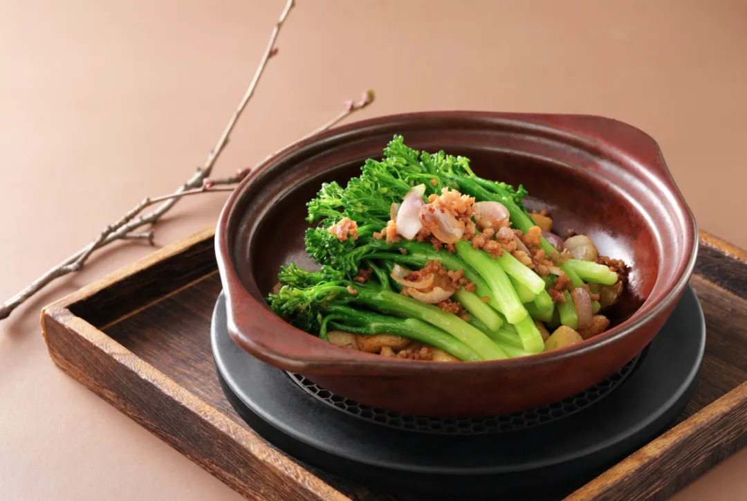 当餐酒楼热卖融合菜,选料严格把关