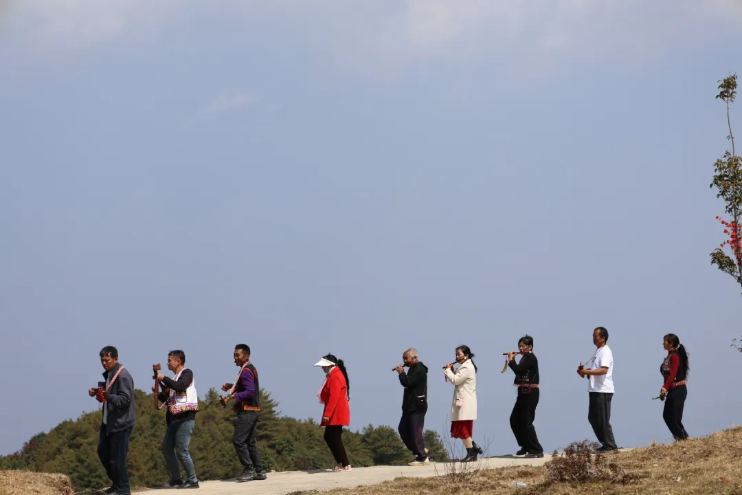 打歌弹唱品美食 碧寨山野闹元宵
