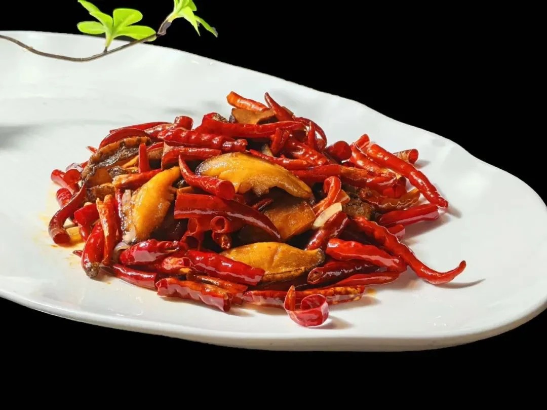 当餐酒楼热卖融合菜,选料严格把关