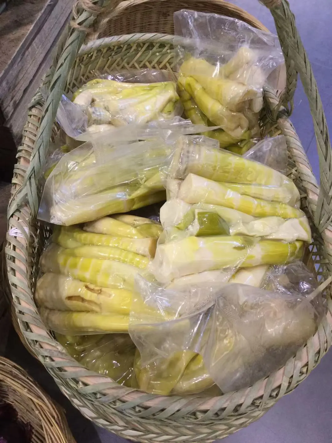 当餐超市预售新鲜雷笋肉，山珍春日第一鲜