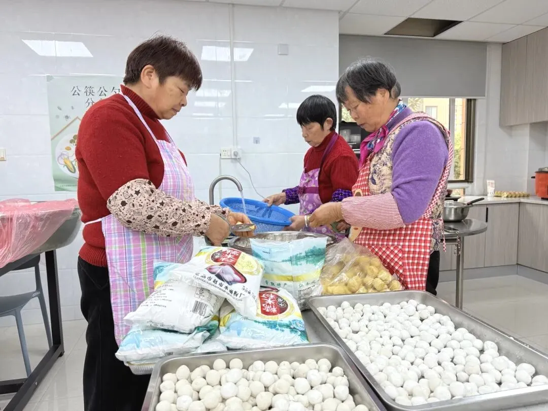 年快过完啦！传统美食“烹”出元宵团圆味