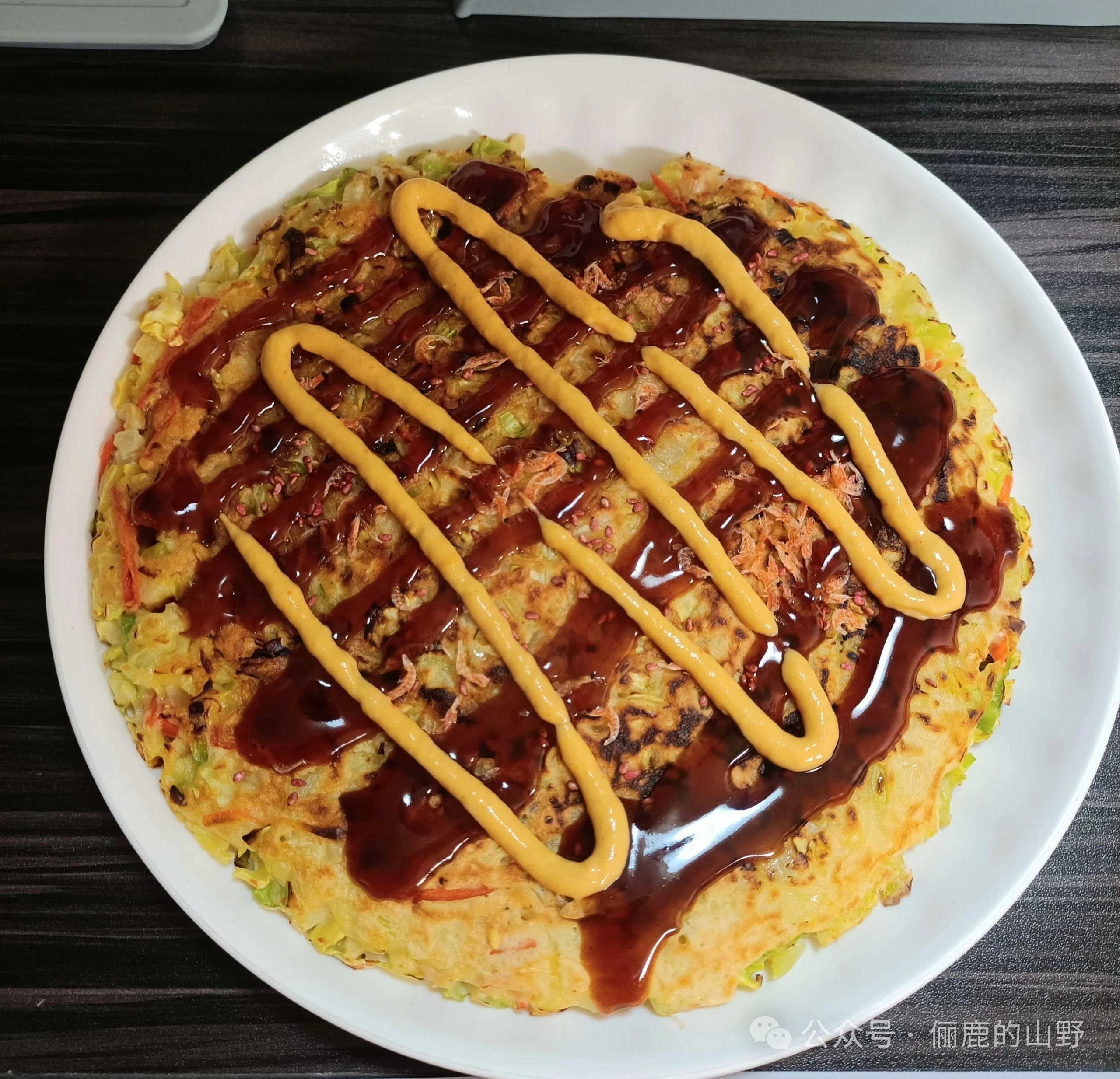 前天去超市买了专门的大阪烧酱料