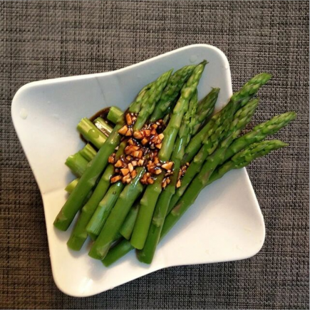 品质超群 紫色有机芦笋 生吃脆甜 富含氨基酸 令人赞不绝口