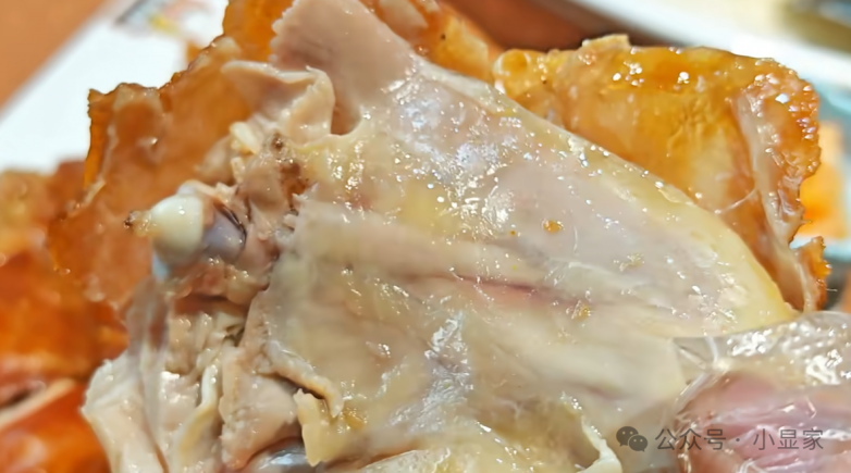 顺德容桂美食，工作日的中午，这么大的场子居然全坐满了！烧排骨真是好吃