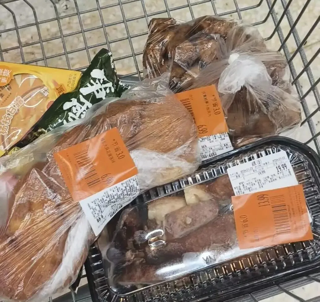 当餐临期食品，当下年轻人最爱“抢”！