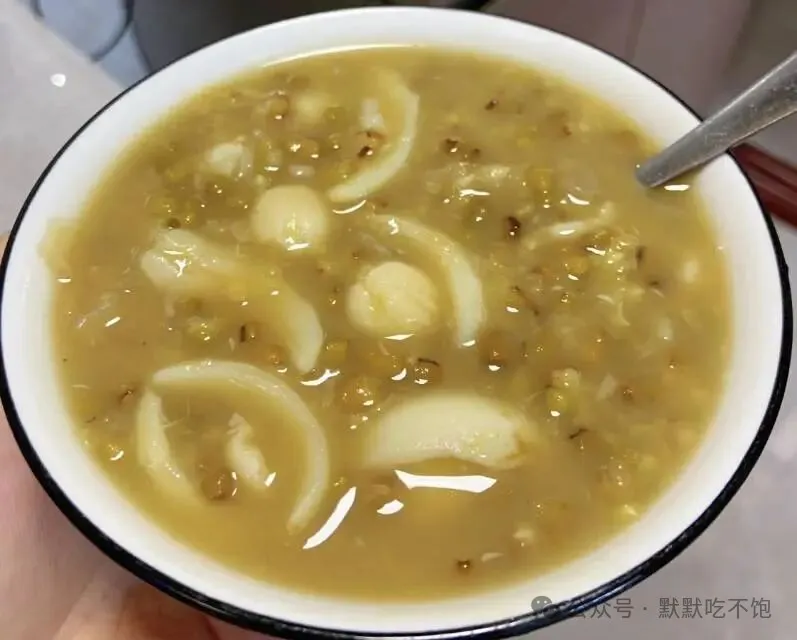 莲子天生是好食材，这样搭配，日常吃着更舒心