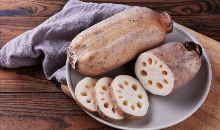 莲藕作为"水中人参"，是兼具食用价值和药用功效的神奇食材