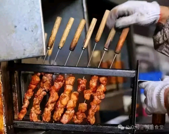 到青岛旅游？青岛美食全攻略！十一种地方特色美食，请收藏好！