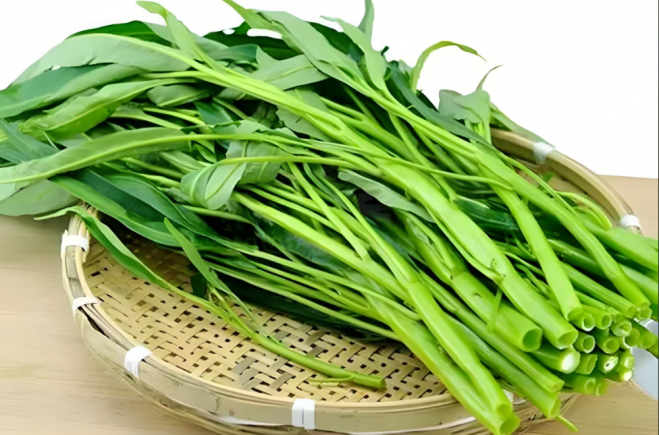 空心菜，学名紫色空心菜（Ipomoea aquatica），又称通心菜、藤藤菜