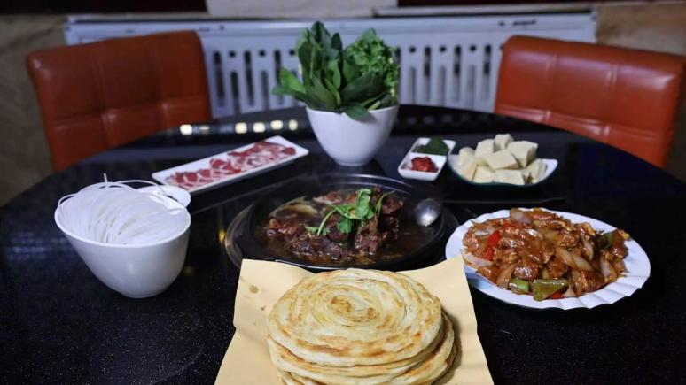 【非遗美食 突泉味道】非遗匠心守味传承 “王小二大饼”香飘新时代