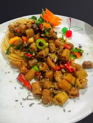 当餐酒楼顾客必点菜，唇齿留香