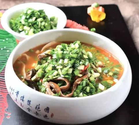 当餐酒楼招牌菜，鲜香四溢